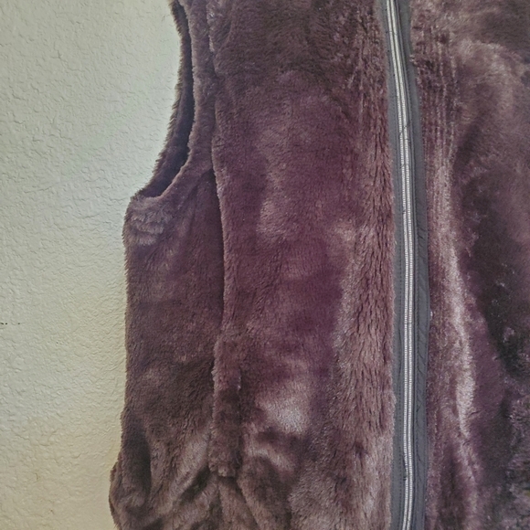 Casual Identity Reversible Vest Faux Fur Chocolate Brown (XL) - Picture 7 of 16